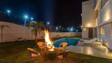 Deluxe Villa, Balcony, Mountain View | Terrace/patio