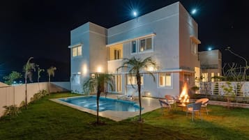 Deluxe Villa, Balcony, Mountain View | Pool | Outdoor pool