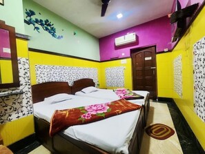 Deluxe Double Room | Free WiFi - Hotel Sushil International (Kolkata)