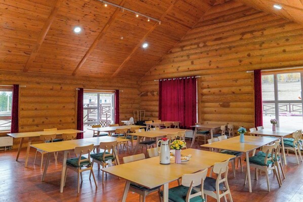 Dining - Gegeen Sugnugur Tourist camp (Batsumber)