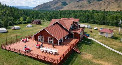 Gegeen Sugnugur Tourist camp