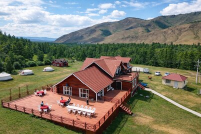 Gegeen Sugnugur Tourist camp