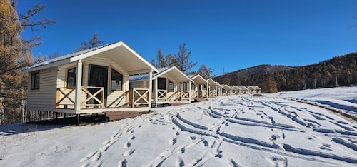 Gegeen Sugnugur Tourist camp