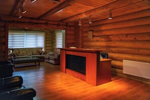 Interior - Gegeen Sugnugur Tourist camp (Batsumber)