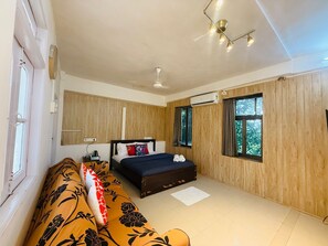 1 bedroom, free WiFi, bed sheets