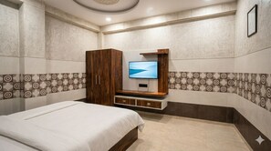 Desk, free WiFi - Hotel Royal Castle (Kanpur)