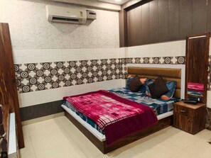 Schreibtisch, kostenloses WLAN