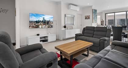 Spacious 3-Bed Townhouse in Coburg