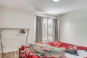 Strykejern/-brett, internettilgang og sengetøy