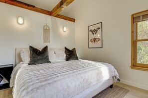 可攜式嬰兒床、上網、床單