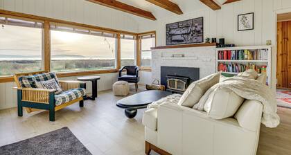 Private 3-Acre Beach! Family Retreat in Freeland