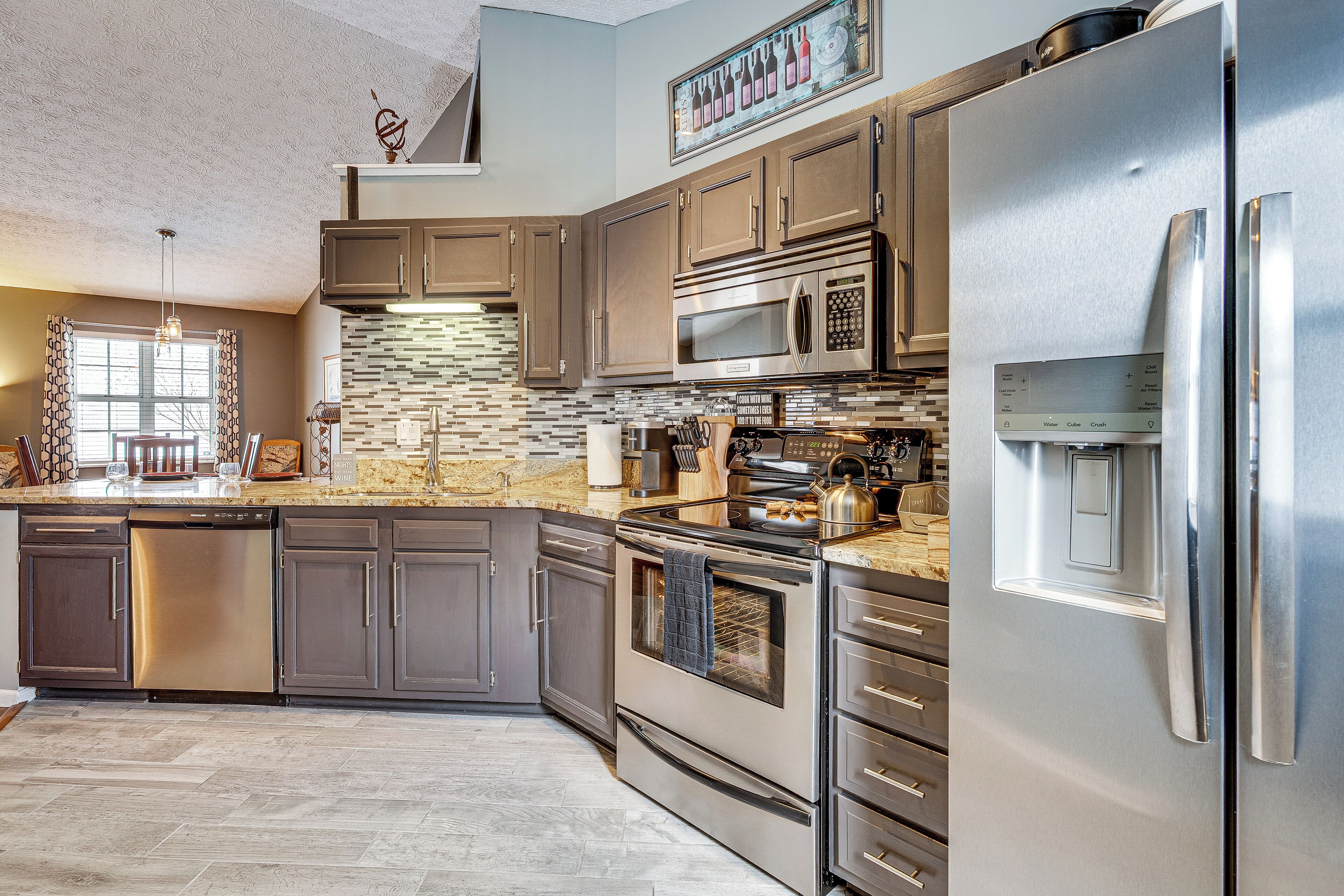 Fridge, microwave, stovetop, dishwasher