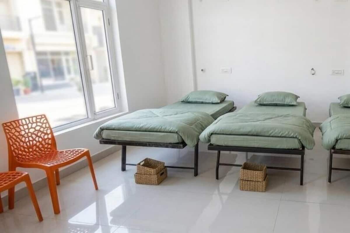 Basic Shared Dormitory | Laptop workspace, WiFi (free), bed sheets