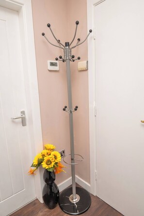 Interior - Modern Elegant and Spacious 3 Double Bedroom House (Manchester)