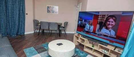 House, 3 Bedrooms | Living room