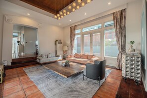 Lobby - Thong Lo Private Pool Villa In Center Of Bangkok (bangkok)