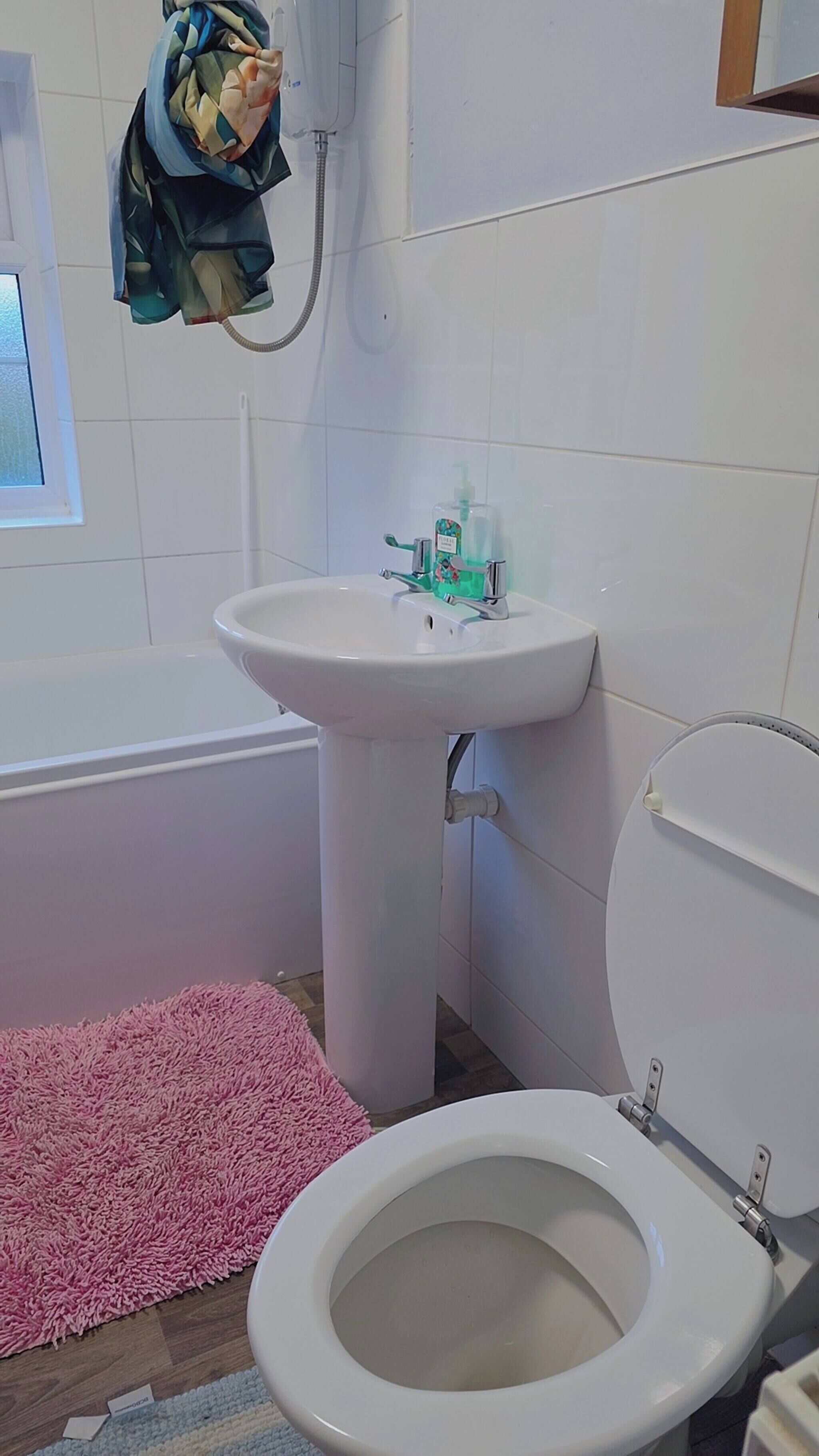 Shared Dormitory, 1 Bedroom, Smoking | Bathroom