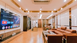 เพรสซิเดนเชียลวิลล่า, 3 ห้องนอน, ระเบียง, วิวเมือง | ล็อบบี้