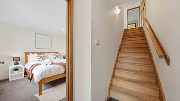 3 chambres, fer et planche à repasser, Wi-Fi, draps fournis