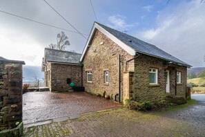 Exterior - Wreay Lodge -  Spactious House with Garden and Lake Views (Watermillock)