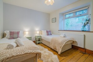 Bügeleisen/Bügelbrett, WLAN, Bettwäsche