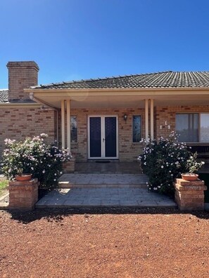 Exterior detail - Country Farm Stay (Harvey)