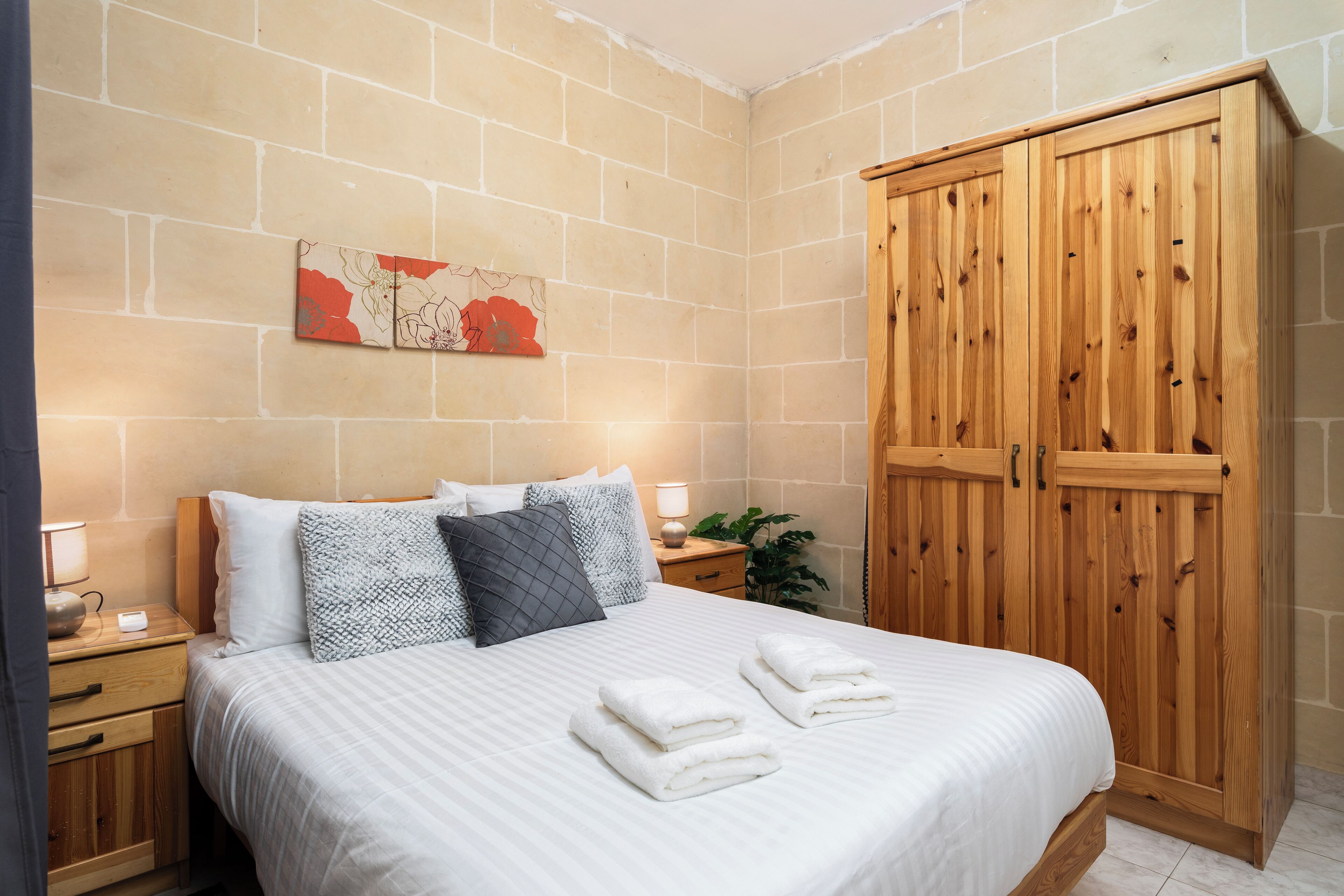 Apartamento, vista para a cidade | Cortinas blackout, ferros/tábuas de passar roupa, Wi-Fi de cortesia