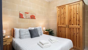 Apartamento, vista para a cidade | Cortinas blackout, ferros/tábuas de passar roupa, Wi-Fi de cortesia