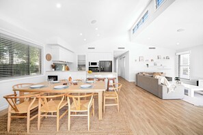 Dining - Casa al Mare - Bribie Island 5BD Retreat (Bribie Island Region)