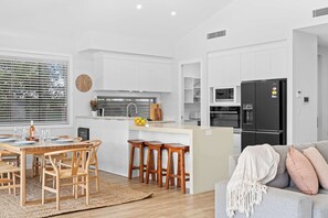Interior - Casa al Mare - Bribie Island 5BD Retreat (Bribie Island Region)