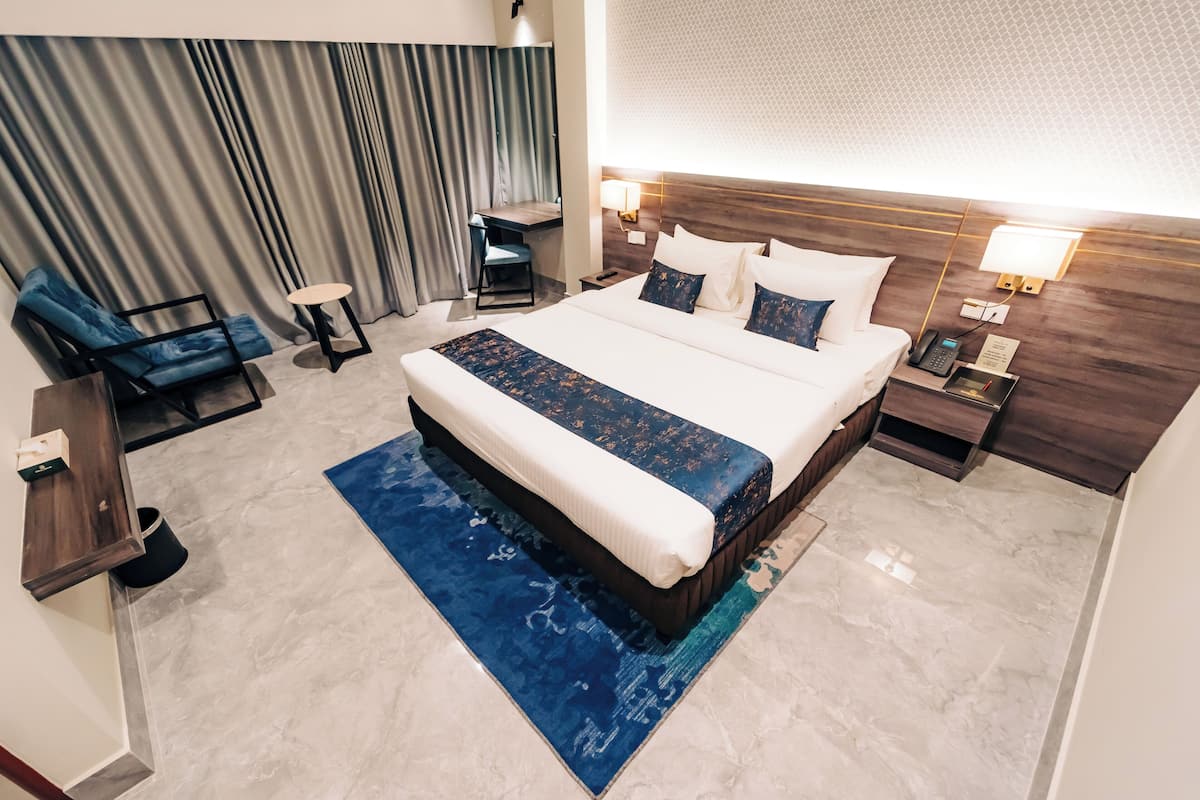 Escritorio, espacio para trabajar con un portátil, wifi gratis