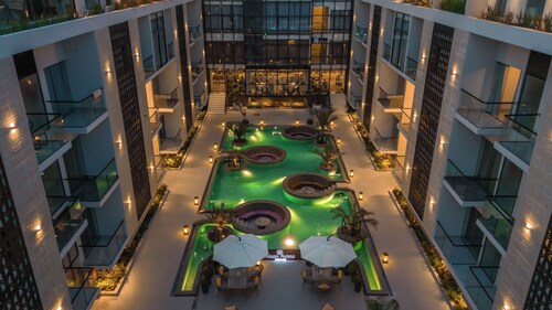 Green Nature Resort & Suites