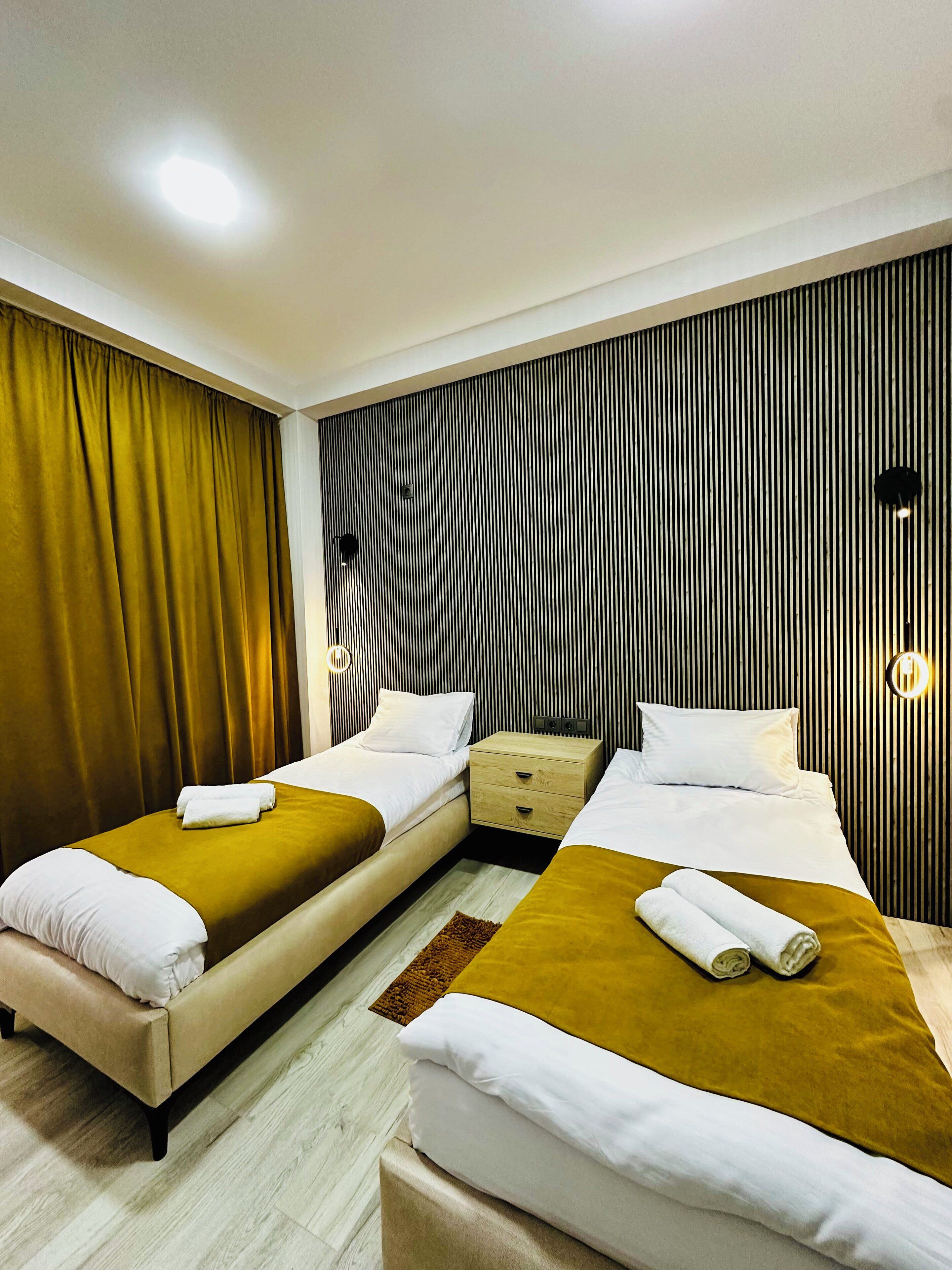 Phòng 2 giường đơn cơ bản, ban công, quang cảnh sân vườn | Bàn, truy cập Internet không dây miễn phí 