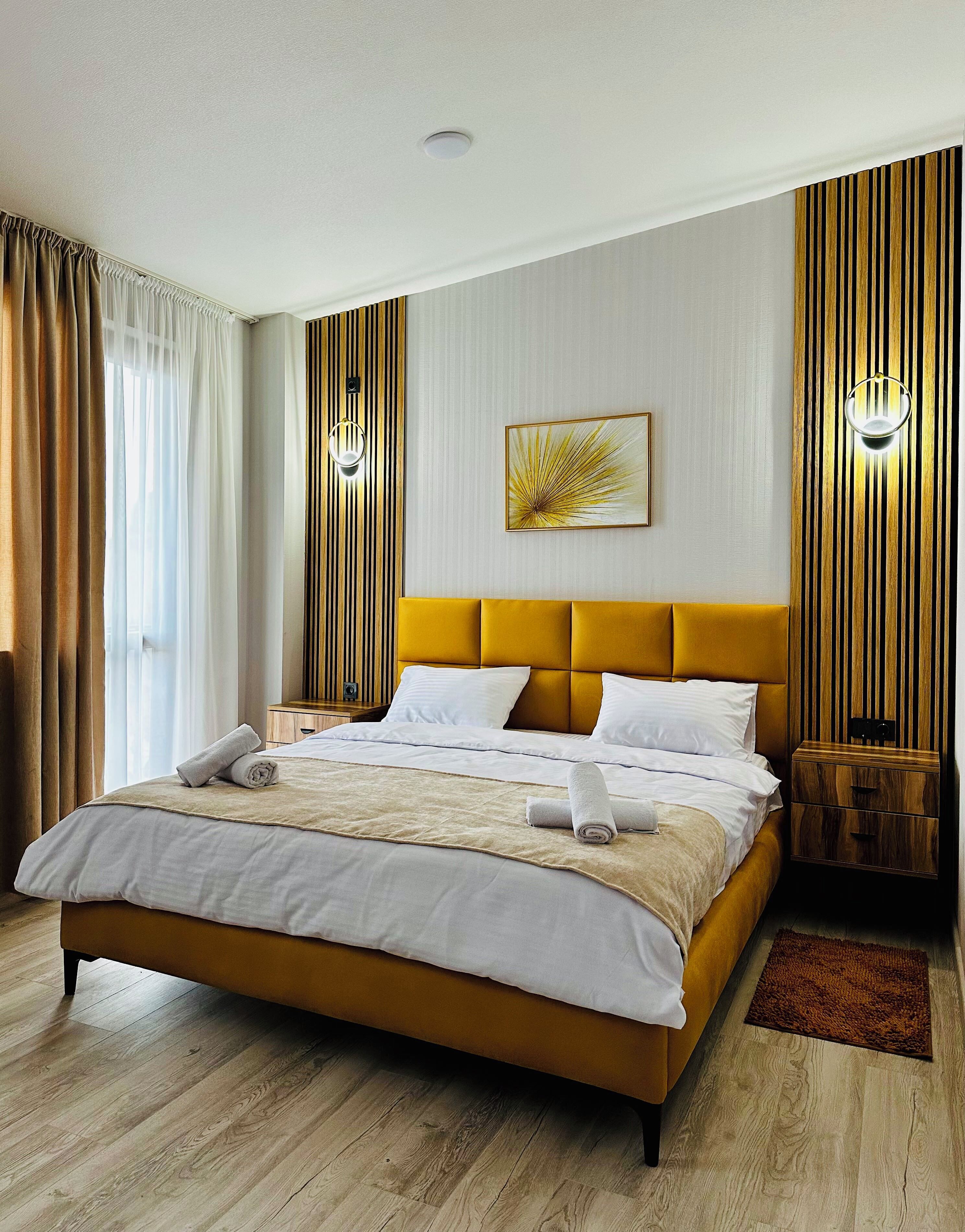 Phòng đôi Deluxe, ban công, quang cảnh sân vườn | Bàn, truy cập Internet không dây miễn phí 