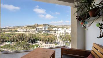 Apartemen, pemandangan lembah | Halaman properti