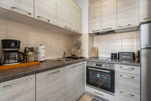 烤箱、炉灶、茶具/咖啡用具、电热水壶