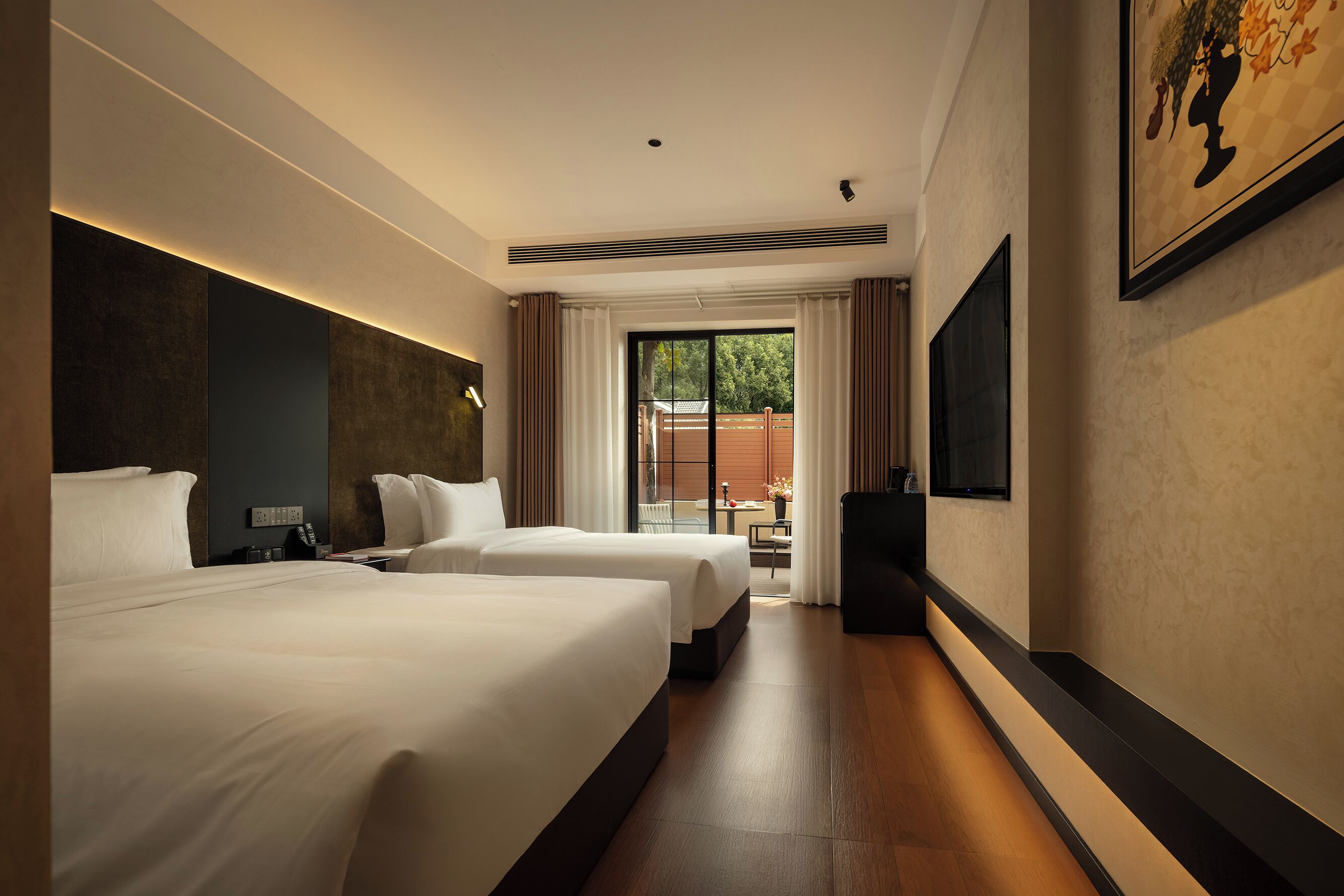 Skrivebord, arbejdsområde til bærbare computere, gratis Wi-Fi