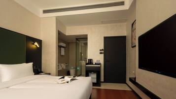 Dobbeltrom – classic | Skrivebord, skrivebord for bærbar PC og wi-fi (inkludert)