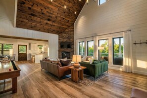 Smart TV, fireplace, video games, offices - Family Retreat • Game Room + Wraparound Porch + Hot Tub | White Pines (Sevierville)