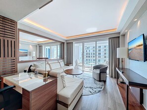 TV, stereo - Cozy Oasis in a Luxury Hotel w/Daily Cleaning (Fort Lauderdale)