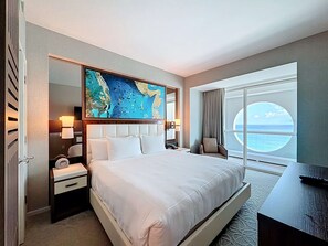 Desk, iron/ironing board, WiFi, bed sheets - Cozy Oasis in a Luxury Hotel w/Daily Cleaning (Fort Lauderdale)
