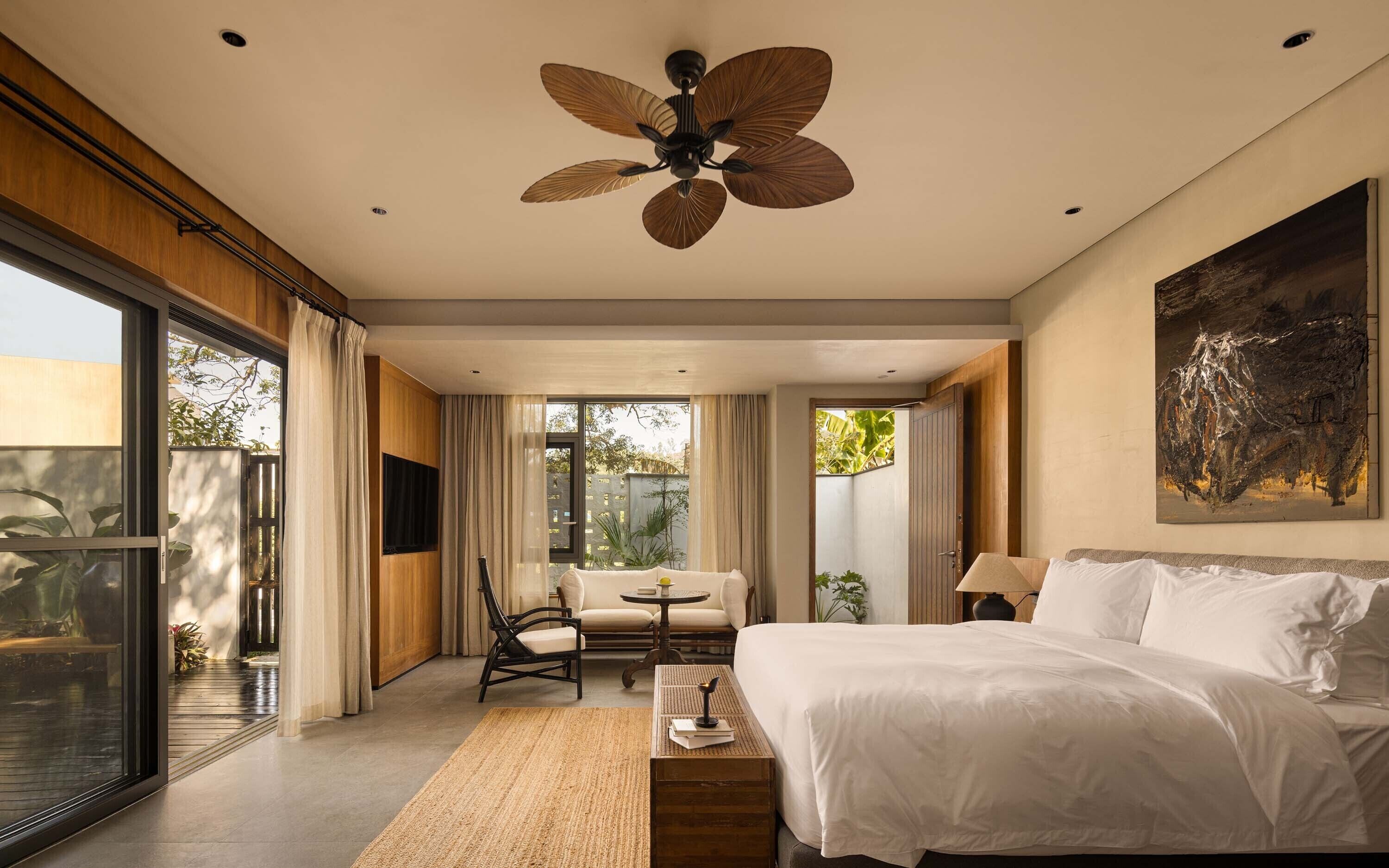 Phòng đôi phong cách cổ điển | Minibar với thức uống miễn phí, két bảo mật tại phòng, bàn 