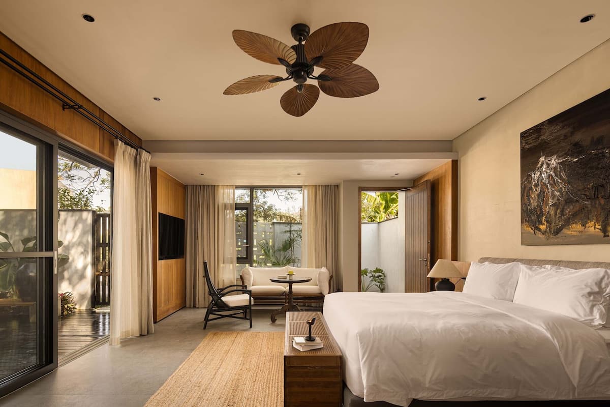 Phòng đôi phong cách cổ điển | Minibar với thức uống miễn phí, két bảo mật tại phòng, bàn