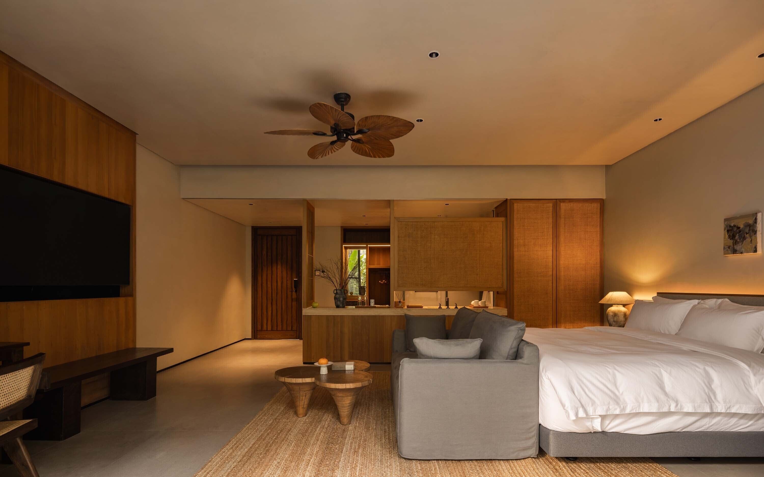 Phòng đôi Superior | Minibar với thức uống miễn phí, két bảo mật tại phòng, bàn 