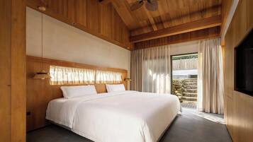 Deluxe Double Room | Free minibar, in-room safe, desk, blackout curtains