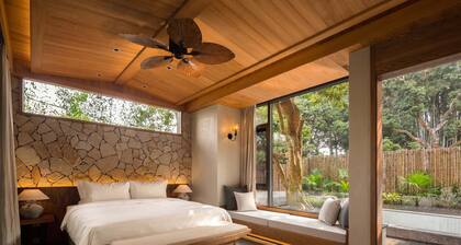 CongLinLi Wooded Homestay