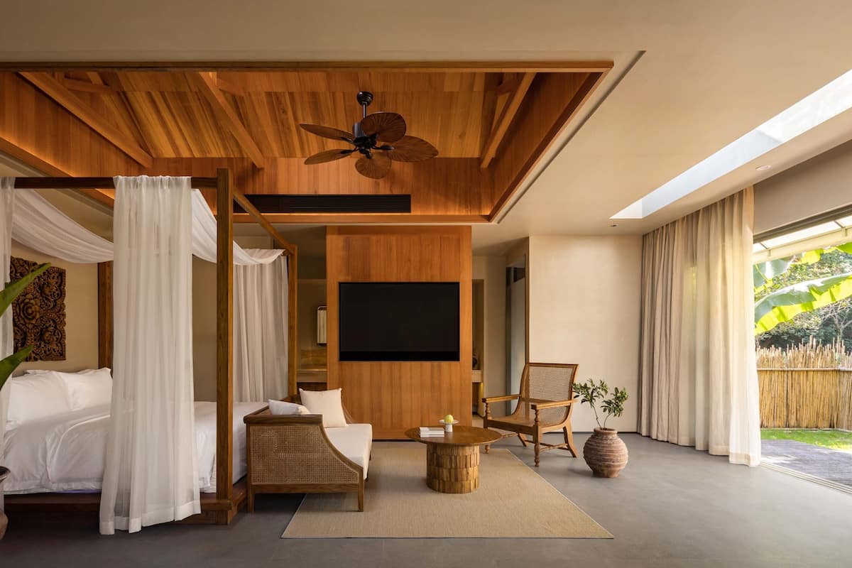 Phòng đôi Cao cấp | Minibar với thức uống miễn phí, két bảo mật tại phòng, bàn