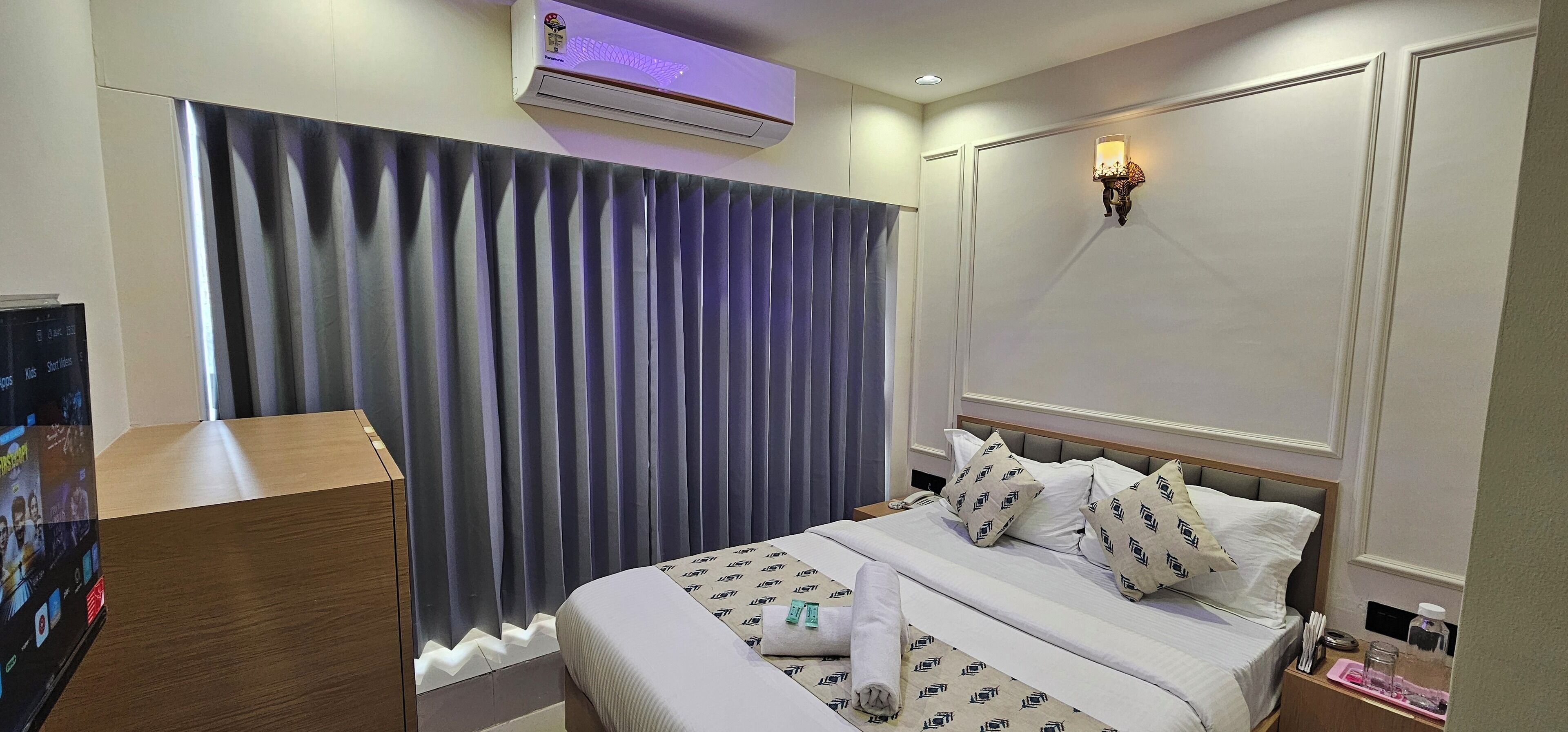 华丽双人房, 城市景观 | 办公桌、笔记本电脑工作区、熨斗/熨板、免费 WiFi