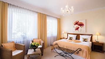 Desk, blackout drapes, iron/ironing board, free WiFi