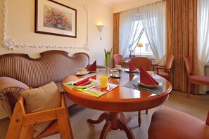 Daily buffet breakfast for a fee - Hotel zur Mühle (Paderborn)